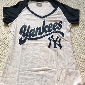 NYY vneck